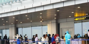 Cách ly y tế hơn 400 hành khách từ Hàn Quốc về sân bay Vân Đồn, Cát Bi