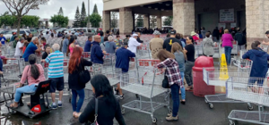 Ảnh: Sợ dịch Covid-19, người Mỹ kéo nhau vét sạch cửa hàng, siêu thị