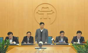 Nhiều sinh viên Hà Nội lo lắng khi đi xe buýt giữa mùa Covid-19