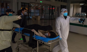 Vừa được cho ra viện, bệnh nhân Trung Quốc chết vì Covid-19