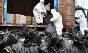 Dịch Covid-19: Vũ Hán đau đầu tìm cách xử lý núi rác thải y tế khổng lồ 