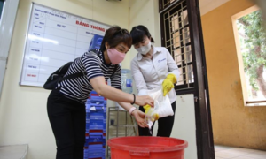 Hà Nội cho học sinh cấp mầm non đến THCS nghỉ hết 15/3, khối THPT đi học từ 9/3