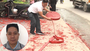 Người đàn ông đốt pháo trong đám cưới ở Hà Nội ra đầu thú