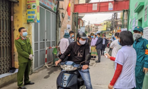 Nhiều người cùng chuyến bay với ca nhiễm Covid-19 thứ 17 âm tính với nCoV