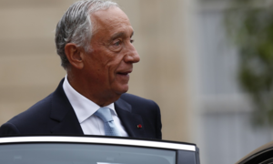 Tổng thống Bồ Đào Nha tự cách ly sau khi gặp người nhiễm Covid-19