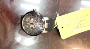 Trao trả đồng hồ trị giá 40.000USD cho quan chức Brunei để quên tại sân bay