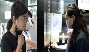 Ngừa Covid-19, chung cư Hà Nội yêu cầu dân đo thân nhiệt, dùng tăm bấm thang máy 