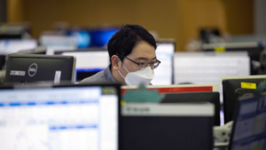 Văn hóa 'đi làm dù ốm' ở Hàn Quốc khiến Covid-19 dễ lây lan 