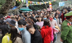 Khách du lịch tới chùa Hương thời gian này phải chú ý gì?