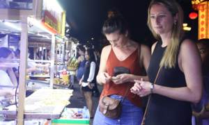 Phố cổ Hội An tạm đóng cửa 2 chợ đêm