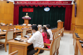 Người dân phản ánh không mua được khẩu trang, Chủ tịch TP.HCM nói gì?