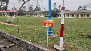 Sức khoẻ 4 người Hà Tĩnh cùng chuyến bay với bệnh nhân thứ 51 ra sao?