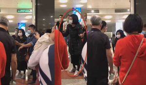 Đám người về nước tránh dịch Covid-19 đòi tự cách ly gây náo loạn sân bay