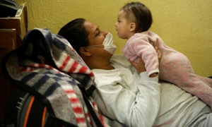 Người nhập cư tại Mỹ 'hóa đá' vì virus corona