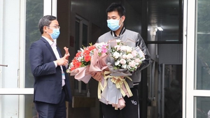 Bệnh nhân số 18 mắc Covid-19 tại Việt Nam vừa xuất viện sáng nay