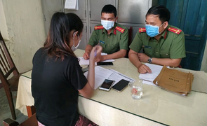 Triệu tập cô gái quảng cáo ‘thuốc kháng sinh virus corona’