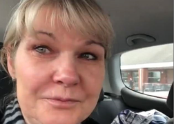 Không mua nổi thực phẩm mùa Covid-19, y tá Anh bật khóc: 'Làm ơn, dừng lại đi'