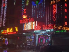 Bất chấp lệnh cấm, nhiều quán karaoke ở Bắc Ninh vẫn sáng đèn đón khách