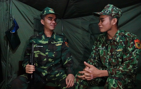 Những sinh viên tình nguyện lên canh biên giới để kiểm soát dịch Covid-19