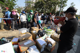 Covid-19: Tổng thống Putin làm việc từ xa thêm một tuần