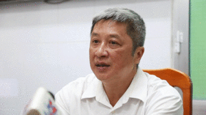 Thứ trưởng Y tế: 'Sẽ cung cấp đồ bảo hộ tốt nhất cho nhân viên'