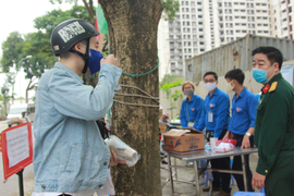 Covid-19: Tổng thống Putin làm việc từ xa thêm một tuần 