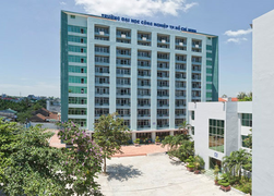 Thêm 2 trường đại học ở TP.HCM cho sinh viên nghỉ đến tháng 5