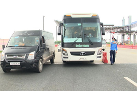 Quảng Ninh dừng xe buýt, taxi 2 tuần để phòng lây lan Covid-19