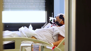 Vì sao nam giới dễ mắc Covid-19 hơn nữ giới?