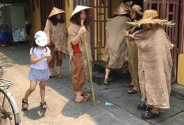 Nhóm người hóa trang ăn xin ở Hội An xin lỗi cộng đồng