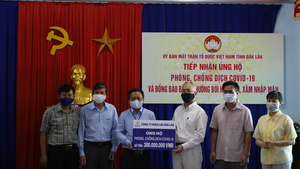 Ủng hộ hơn 1 tỷ đồng chống dịch Covid-19 và hạn hán ở Đắk Lắk