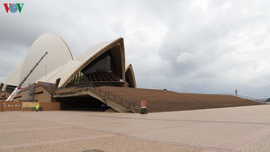 Số ca COVID-19 giảm mạnh, Australia tiếp tục duy trì giãn cách xã hội