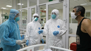 Việt Nam nghiên cứu hiệu quả thuốc trị giun sán và đông y chống COVID-19