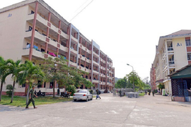 Xử phạt người phụ nữ 'tiếp tế' rượu cho thân nhân trong khu cách ly