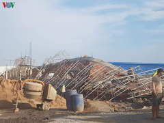 Bộ LĐ-TB&XH thăm hỏi, động viên các nạn nhân vụ sập tường ở Đồng Nai