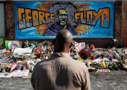 Cảnh sát Mỹ bắn chết nam thanh niên đang quỳ gối ở California