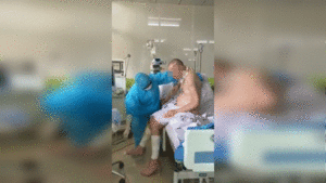 Phi công người Anh có thể giao tiếp tốt bằng lời nói