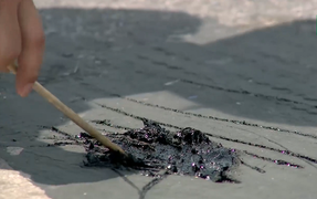 Công nhân xây dựng chống chọi với nắng nóng 40 độ C ở Hà Nội