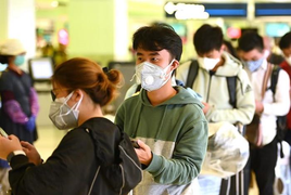 Chính sách di trú khiến du học sinh lo lắng: Giáo sư Việt tại Mỹ đưa lời khuyên