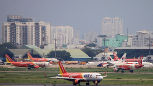 COVID-19 tái bùng phát, số chuyến bay của Vietnam Airlines giảm 5 lần