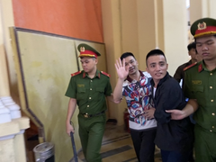 Tâm trạng trái ngược của Văn Kính Dương và Ngọc 'Miu' trước giờ tuyên án