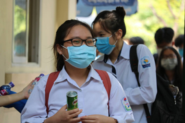 Tổ hợp các môn tự nhiên: Đề Lý và Hoá 'dễ thở', đề Sinh 'khó nhằn'