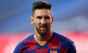 Đòi ra đi bất thành, Messi lần đầu tập lại cùng đồng đội Barca