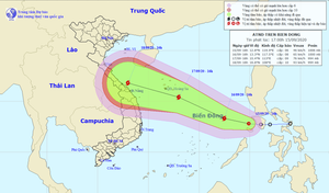 Áp thấp nhiệt đới đi vào Biển Đông, khả năng mạnh lên thành bão trong 24 giờ tới