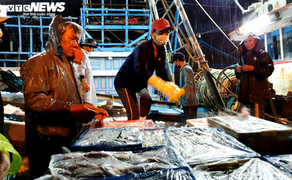 Vì sao bão số 5 đổ bộ miền Trung nhưng lại gây mưa lớn khủng khiếp tại Hà Nội?