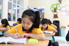 Bộ GD-ĐT giải thích lý do chương trình Tiếng Việt lớp 1 nặng