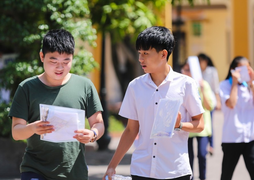 Điểm chuẩn khối ngành khoa học xã hội giữ 'ngôi vương', 9 điểm/môn vẫn trượt