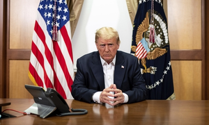 Ông Trump gọi tác giả cuốn sách lên án mình là 'đồ bỏ'