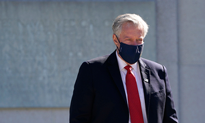 Cung cấp thuốc chữa bệnh cho Trump: Doanh nghiệp nhận danh tiếng hay tai tiếng?