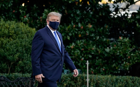 Cung cấp thuốc chữa bệnh cho Trump: Doanh nghiệp nhận danh tiếng hay tai tiếng?